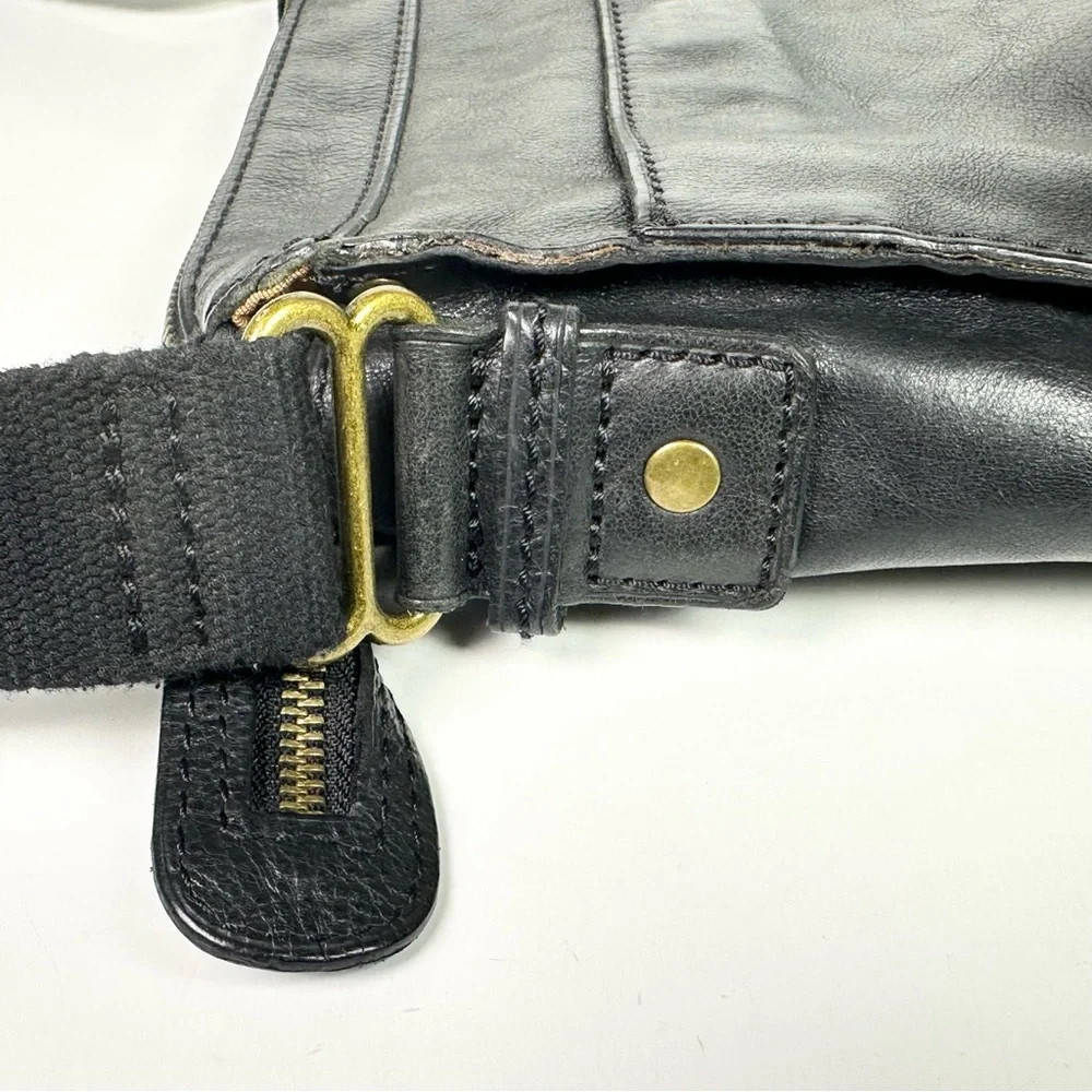 Patricia Nash Men’s Black Leather North / South Crossbody Bag